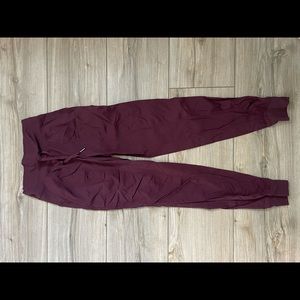 Lululemon joggers red/maroon